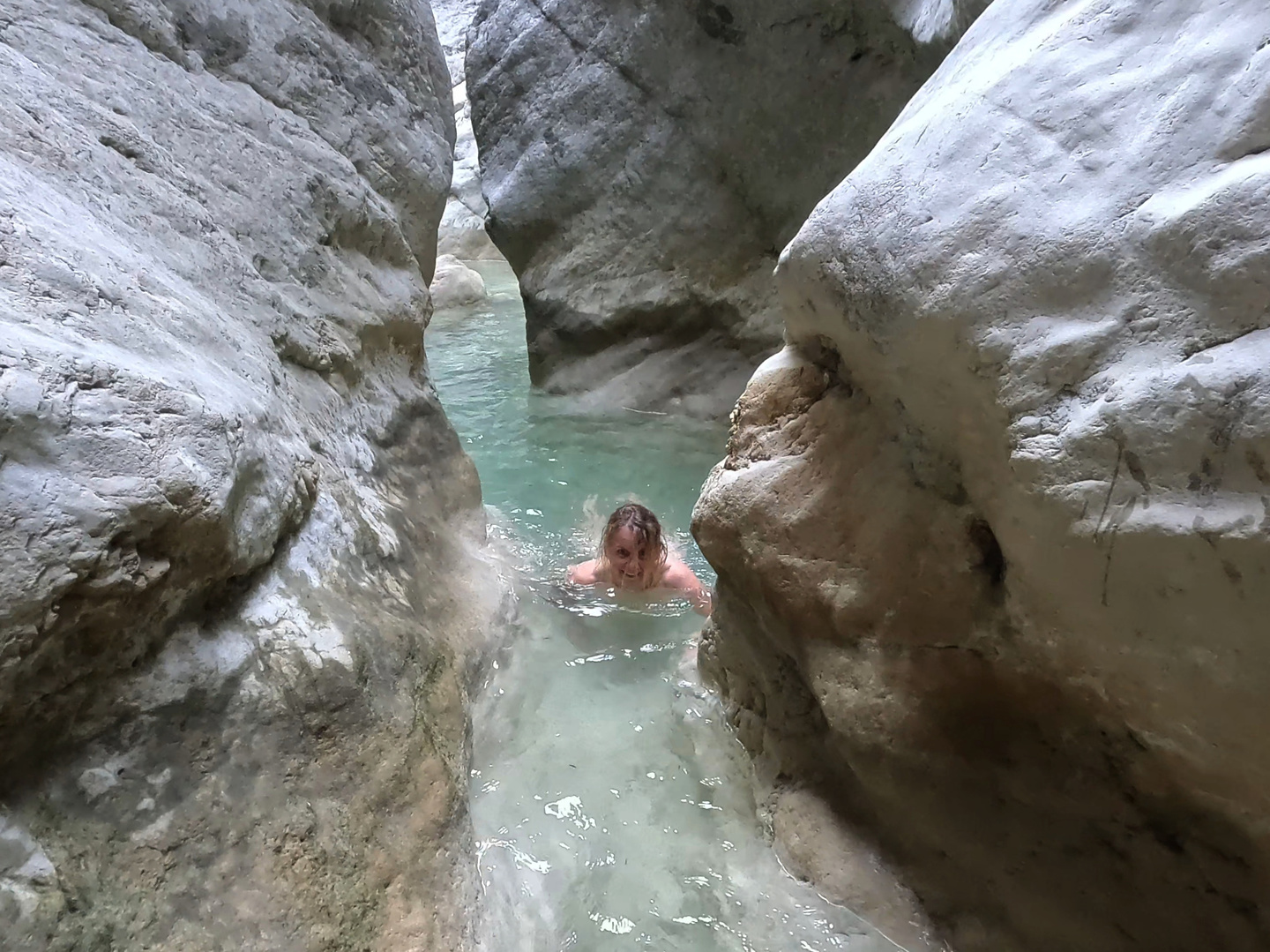 riolan-swim4.jpg