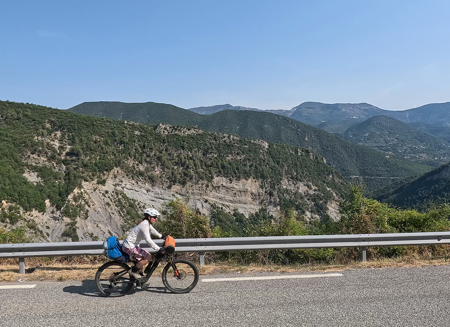 roquesteron-road2.jpg