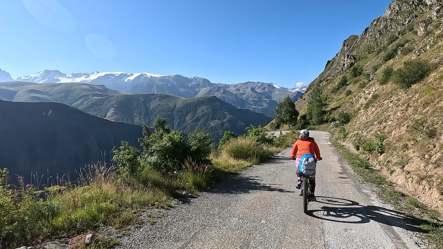 sarenne-road2.jpg