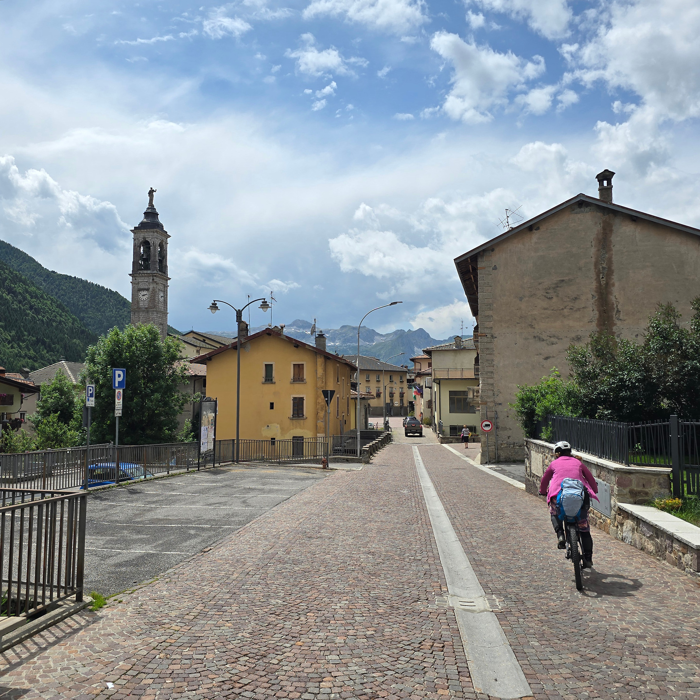 schilpario-town1.jpg