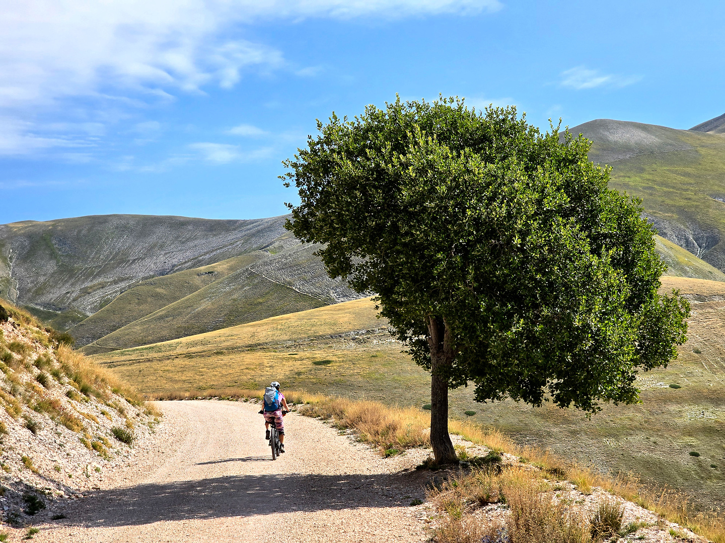 sibillini-road2.jpg
