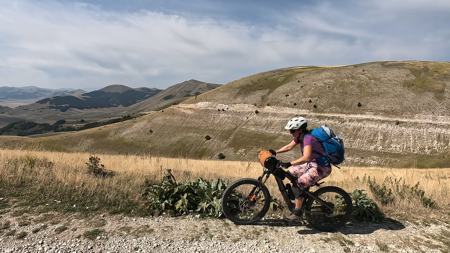 sibillini-road3.jpg
