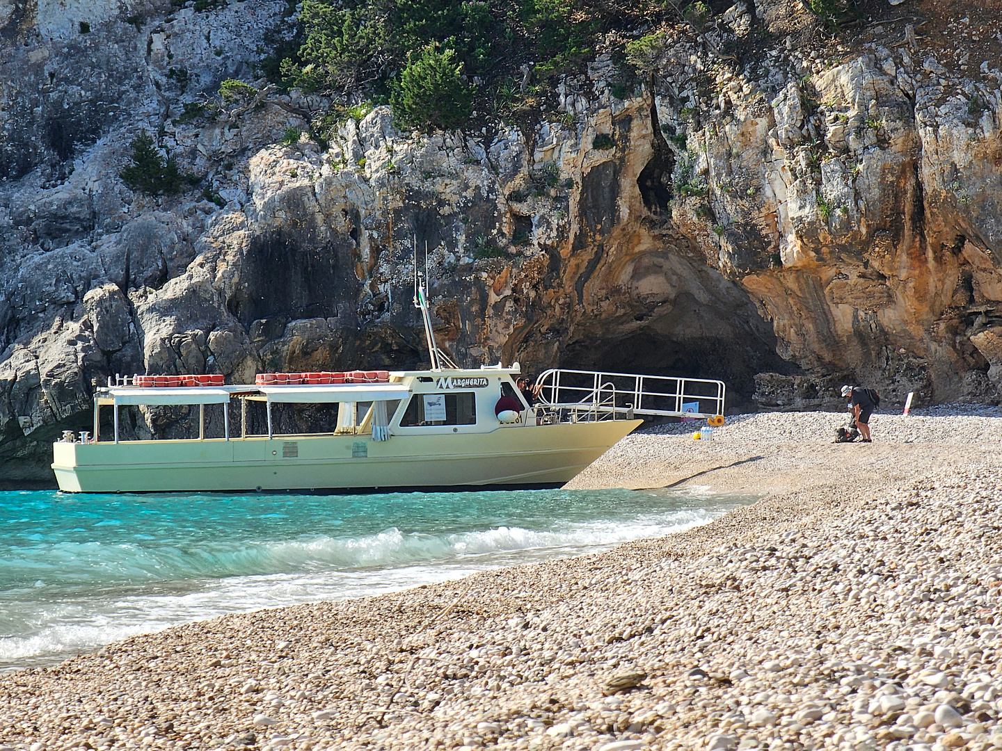 sisine-beach2.jpg