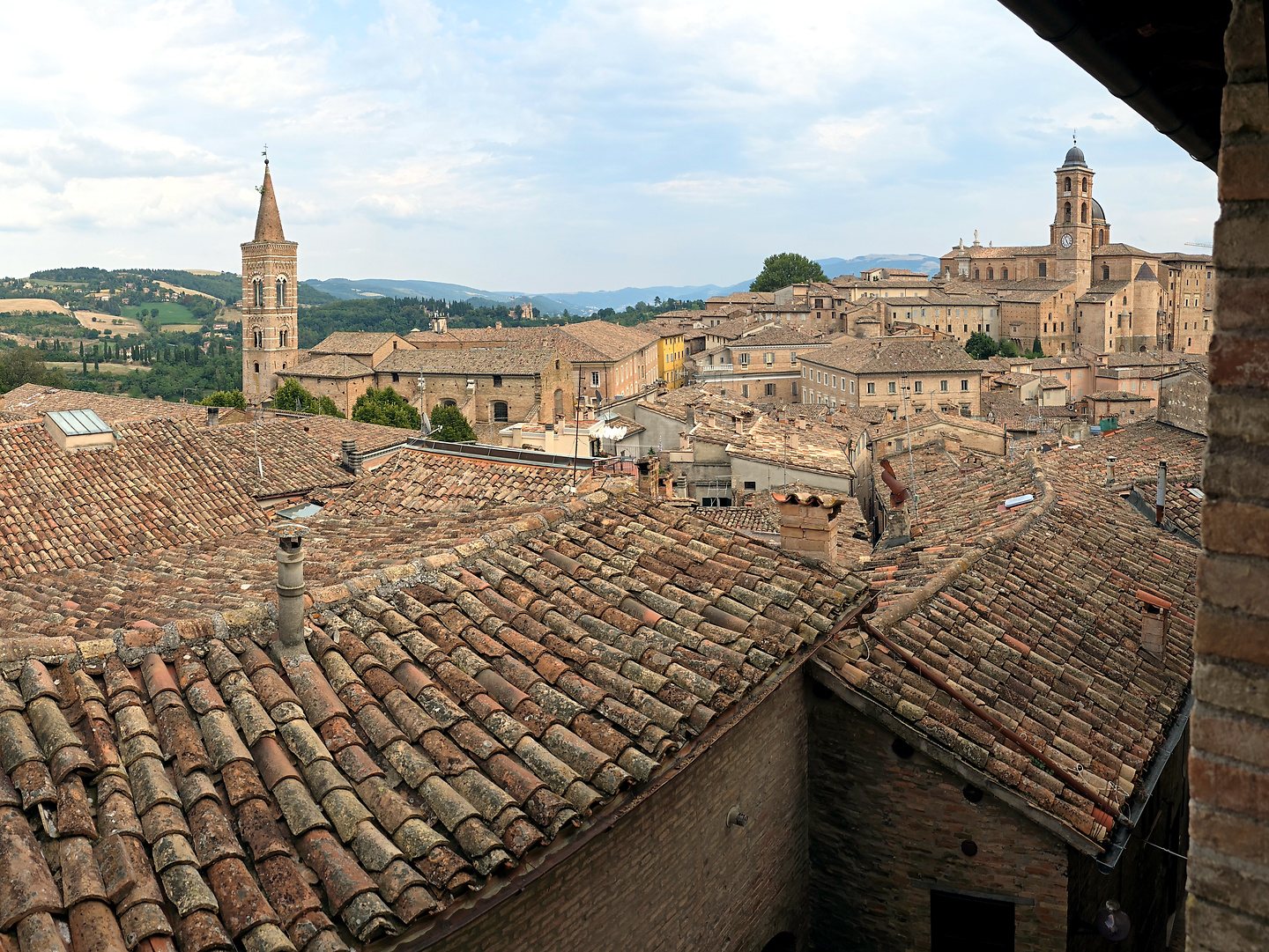 urbino-town3.jpg