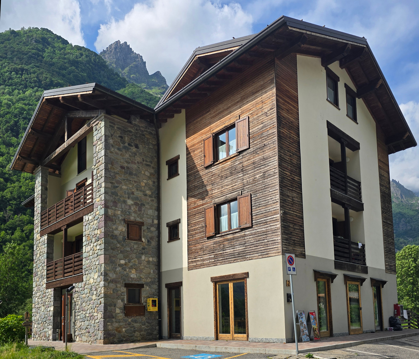 valbondione-hotel1.jpg