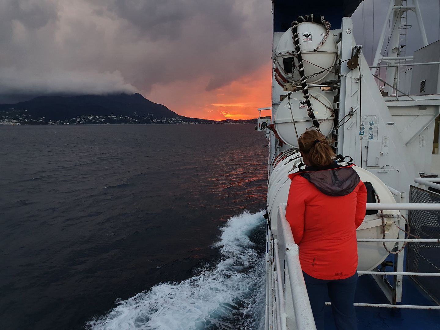 ischia-ferry2.jpg