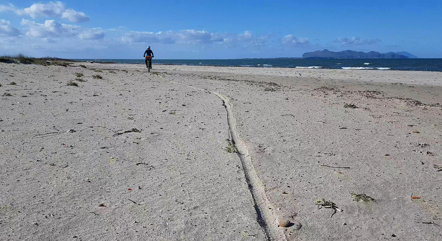 trapani-beach1.jpg