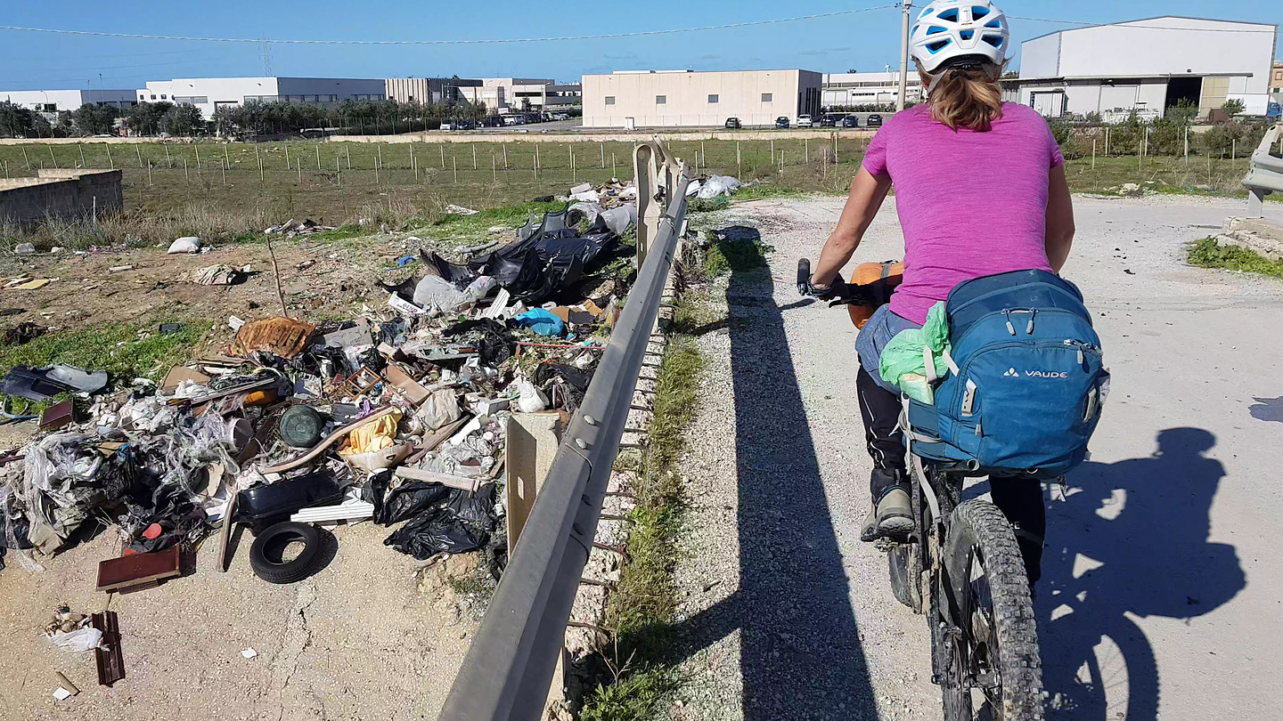 trapani-trash.jpg