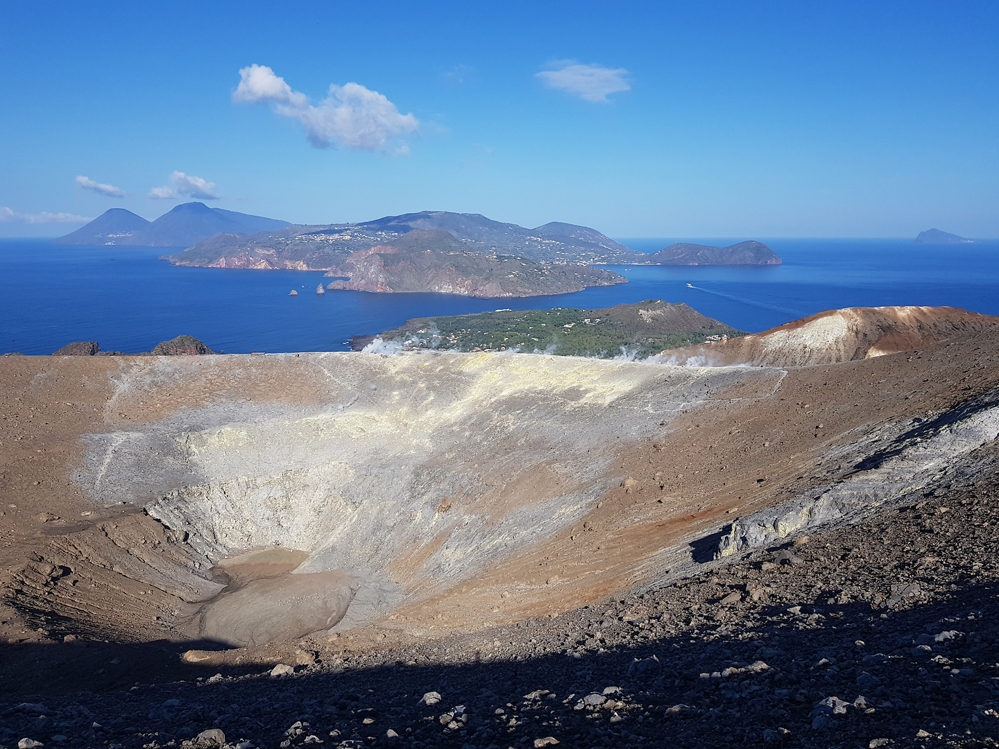 vulcano-panorama1.jpg