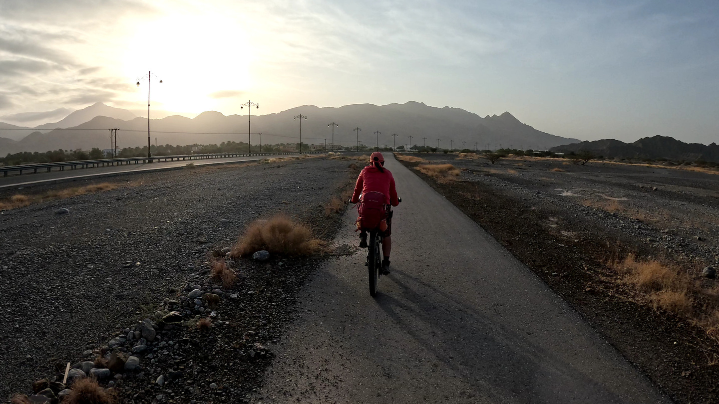 nizwa-cyclepath.jpg