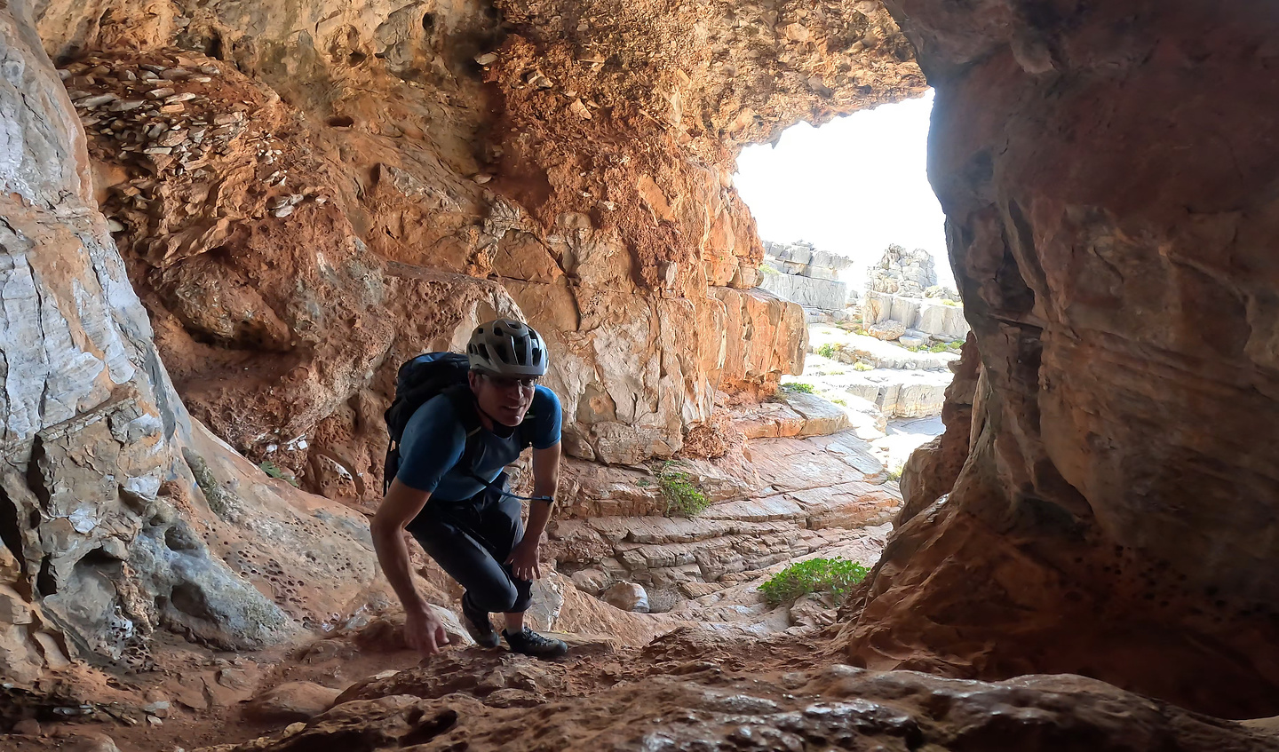 agiosnik-cave2.jpg
