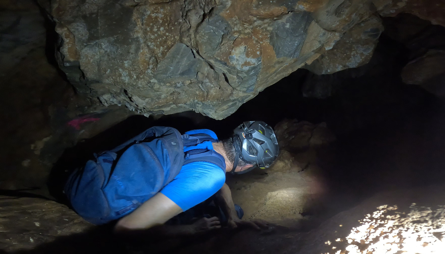 agiosnik-cave3.jpg