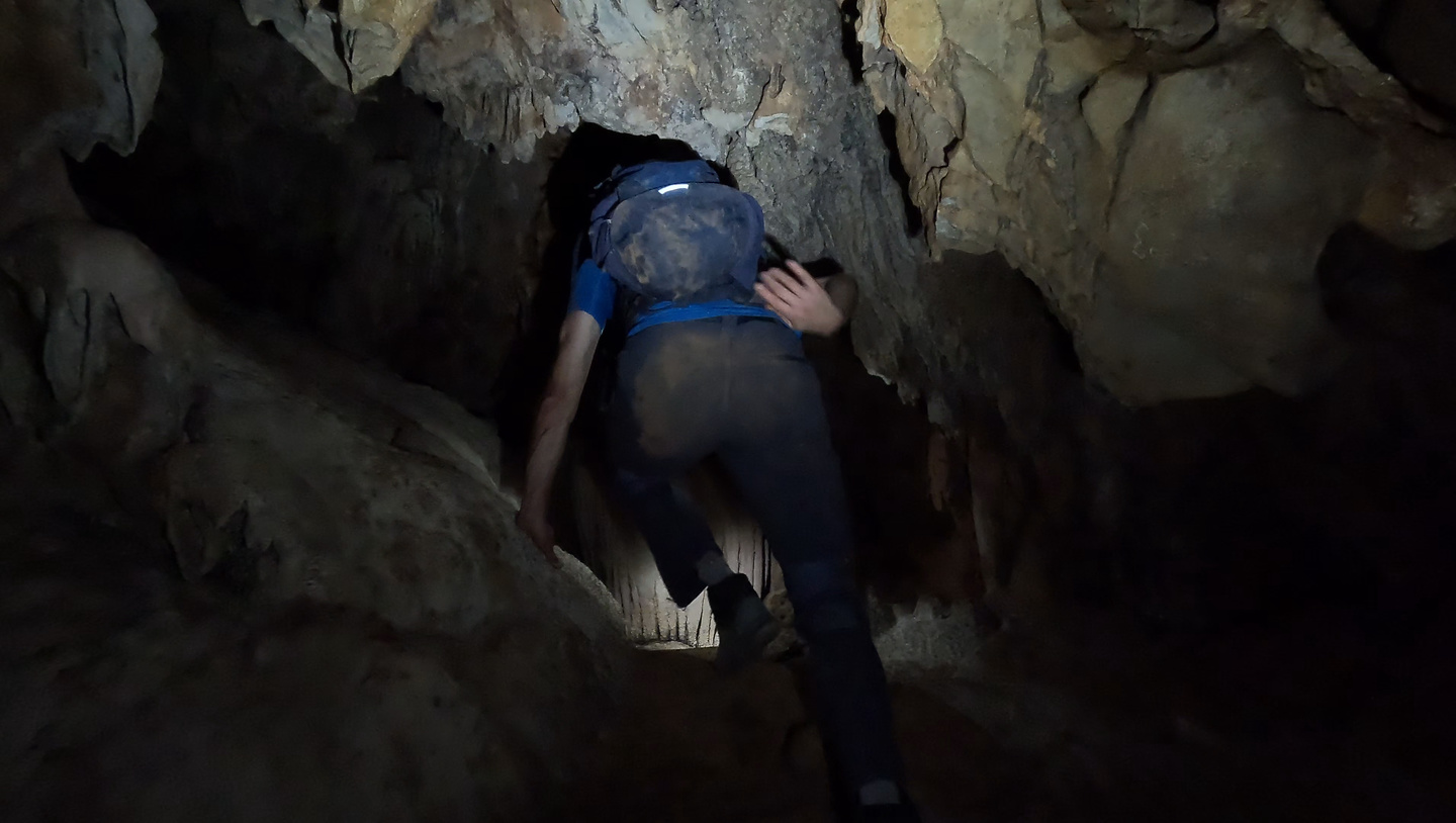 agiosnik-cave8.jpg