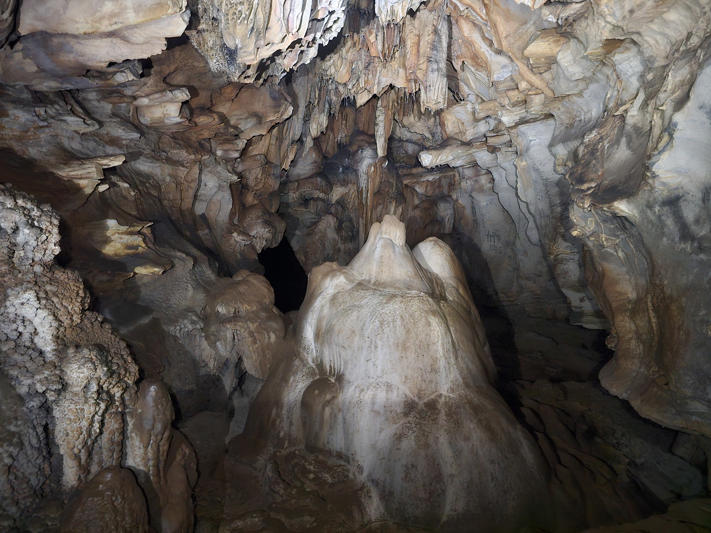 agiosniko-cave6.jpg