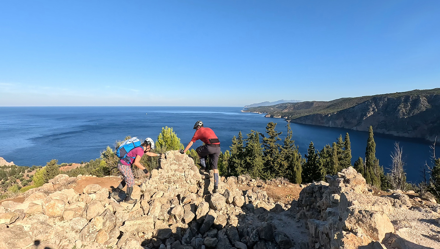 assos-trail9.jpg