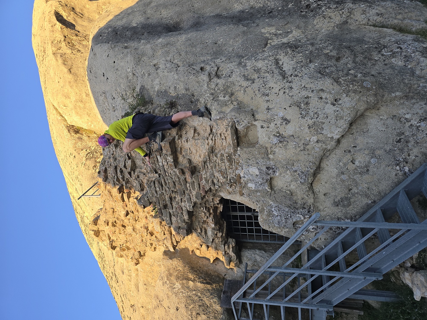 castelmezzano-rocks3.jpg