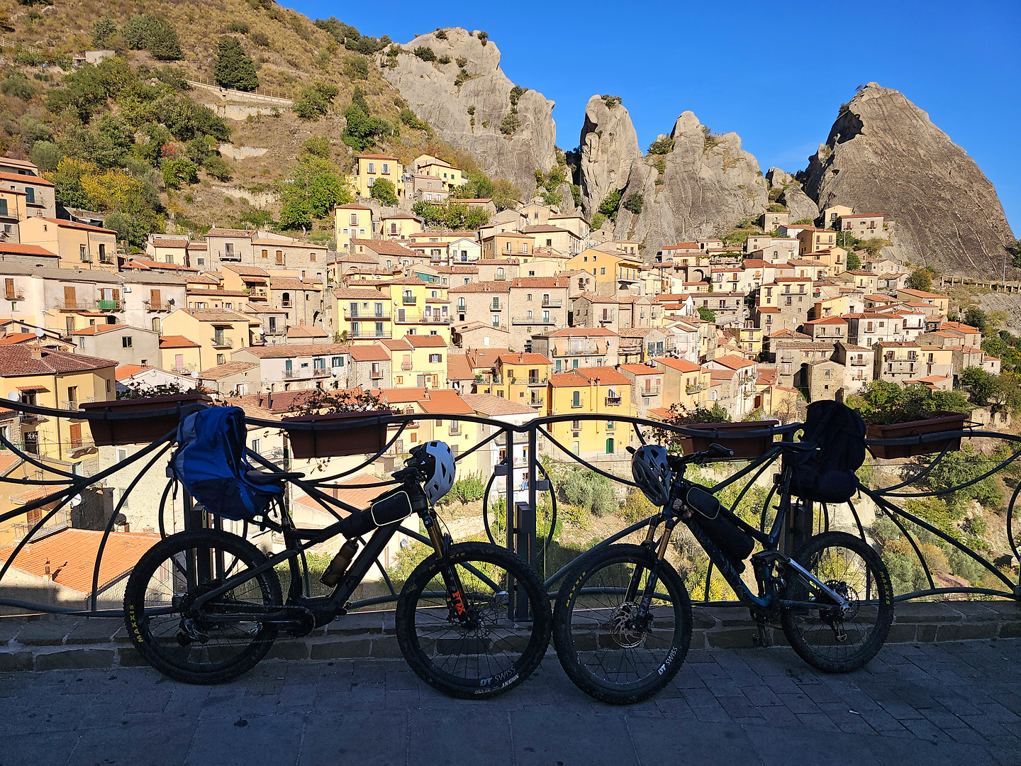 castelmezzano-town3.jpg