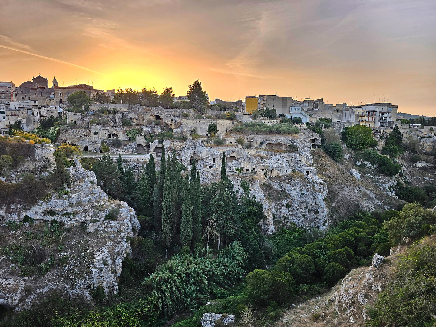 gravina-town2.jpg