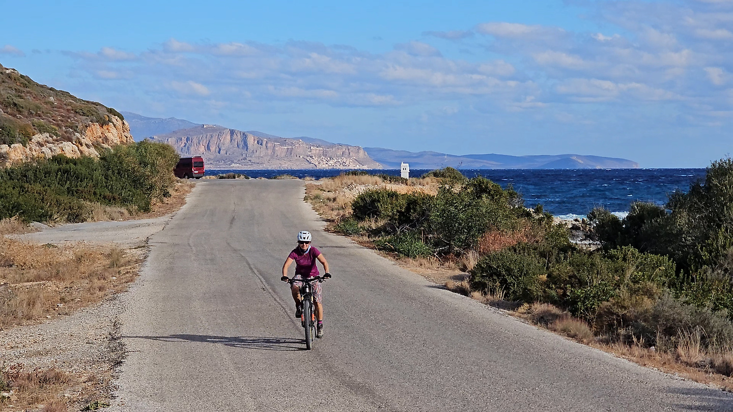 monemvasia-road11.jpg