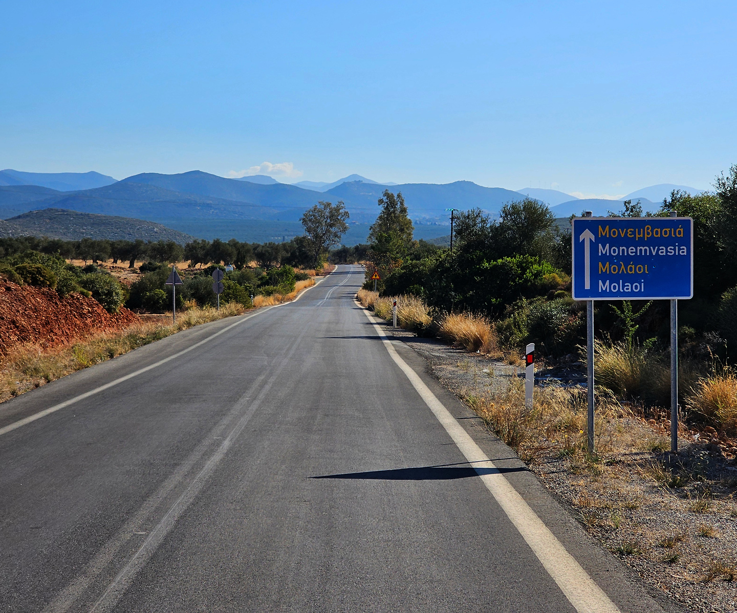 monemvasia-road2.jpg