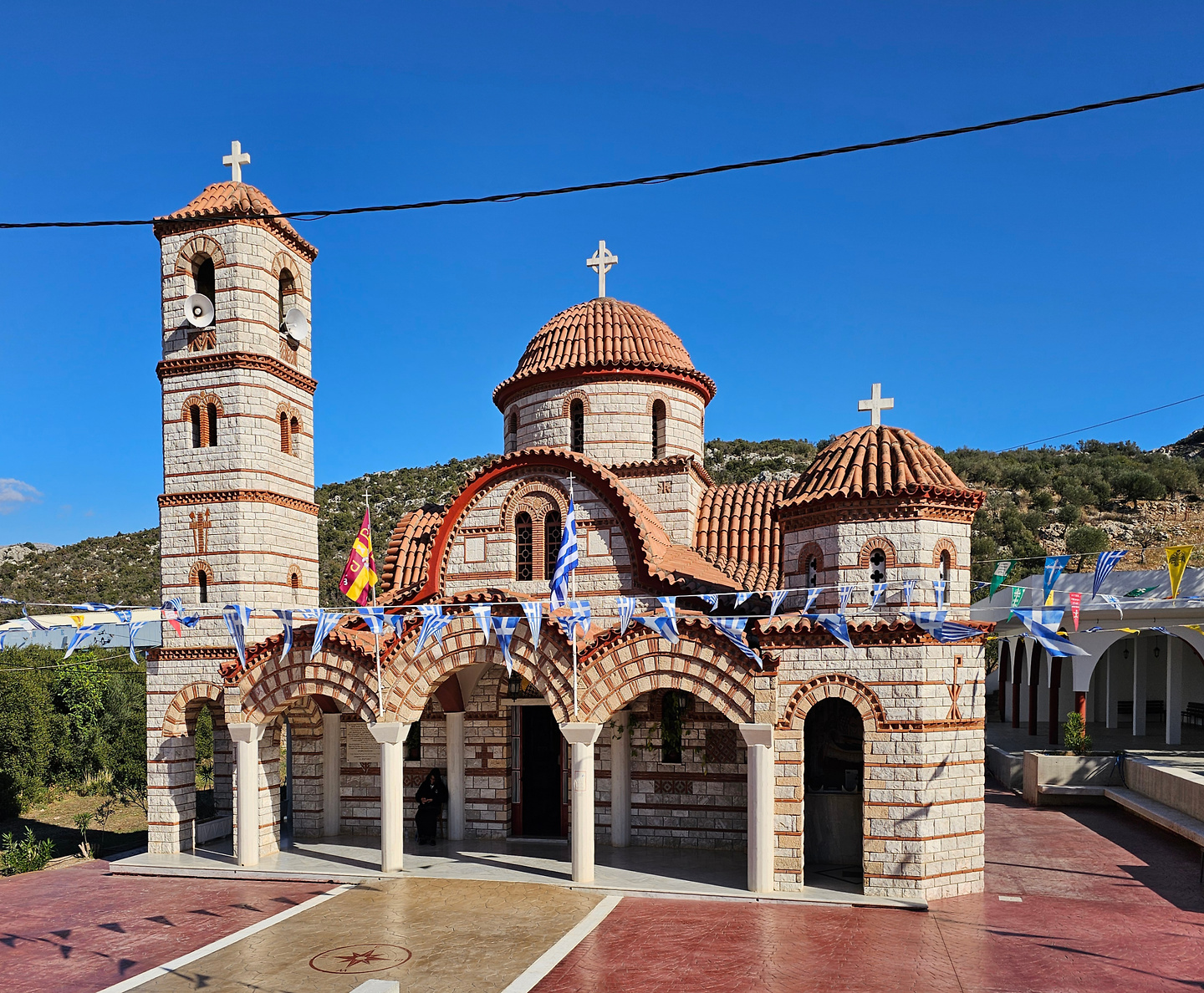 monemvasia-road3.jpg