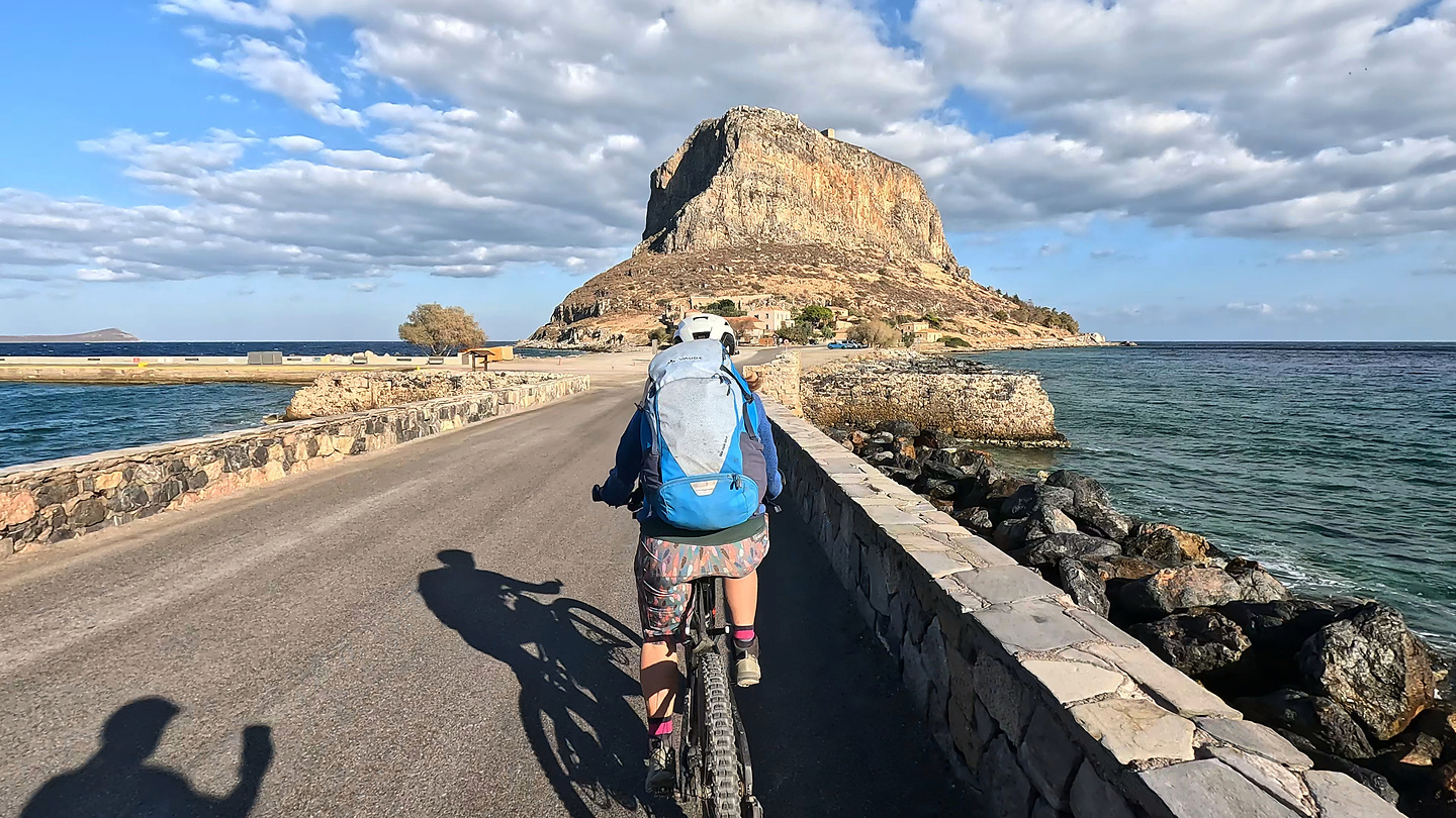 monemvasia-road8.jpg