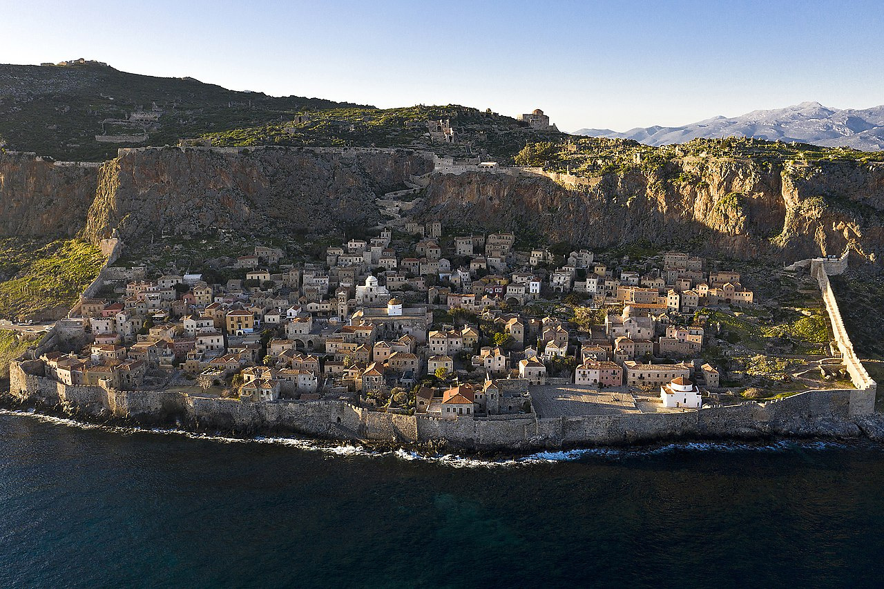 monemvasia-town0.jpg