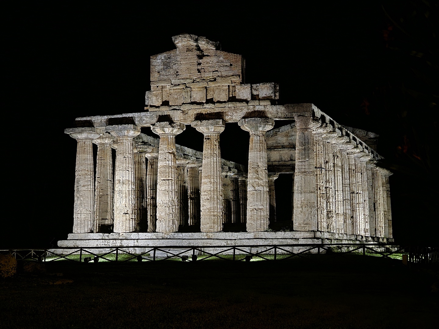 paestum-town1.jpg