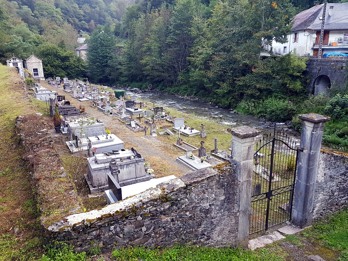 aula-cemetary.jpg