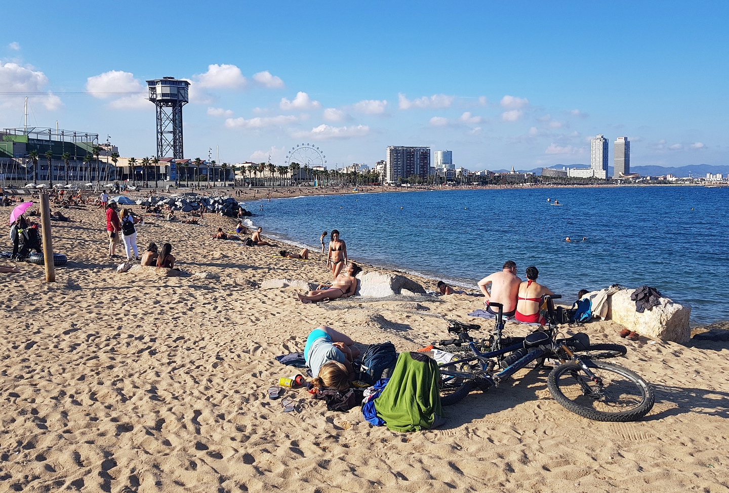 barcelona-beachsleep.jpg