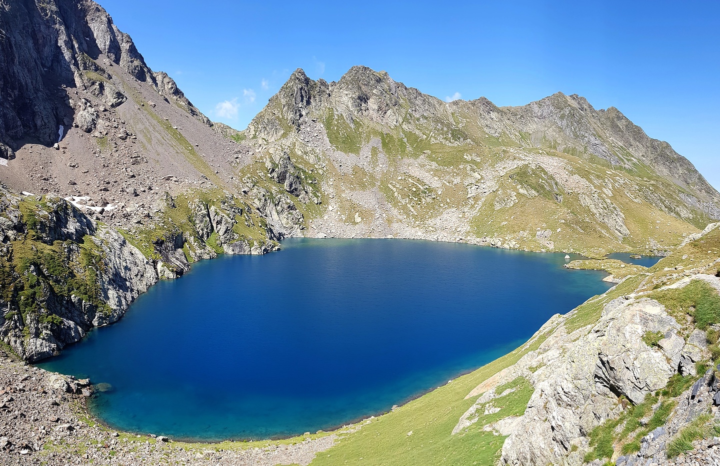 benasque-lake.jpg