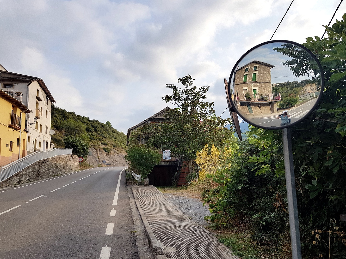 escalona-mirror.jpg