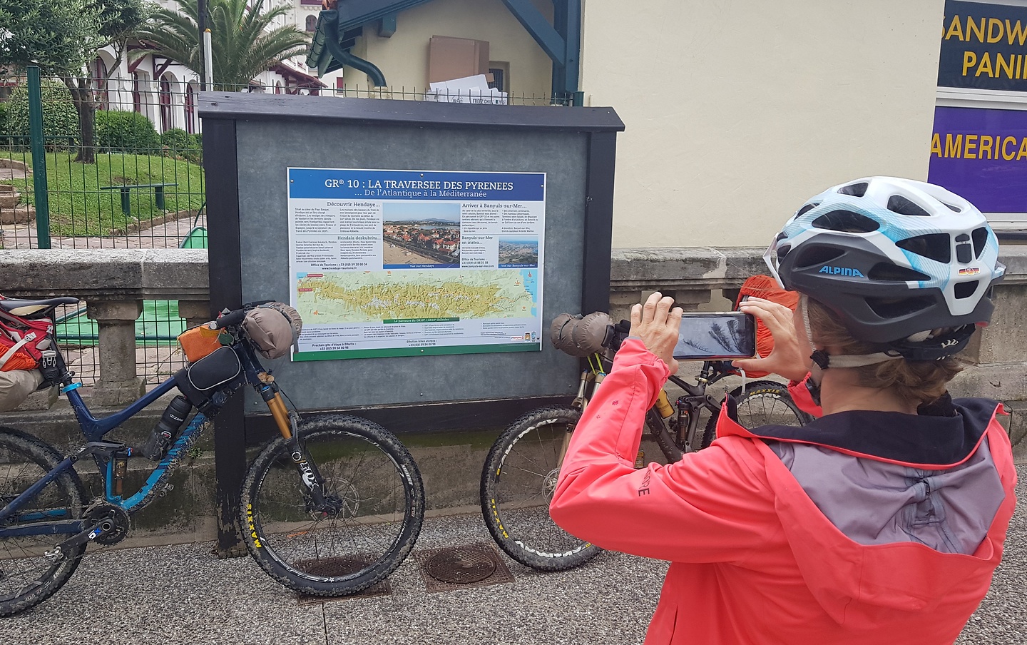 hendaye-gr10sign.jpg