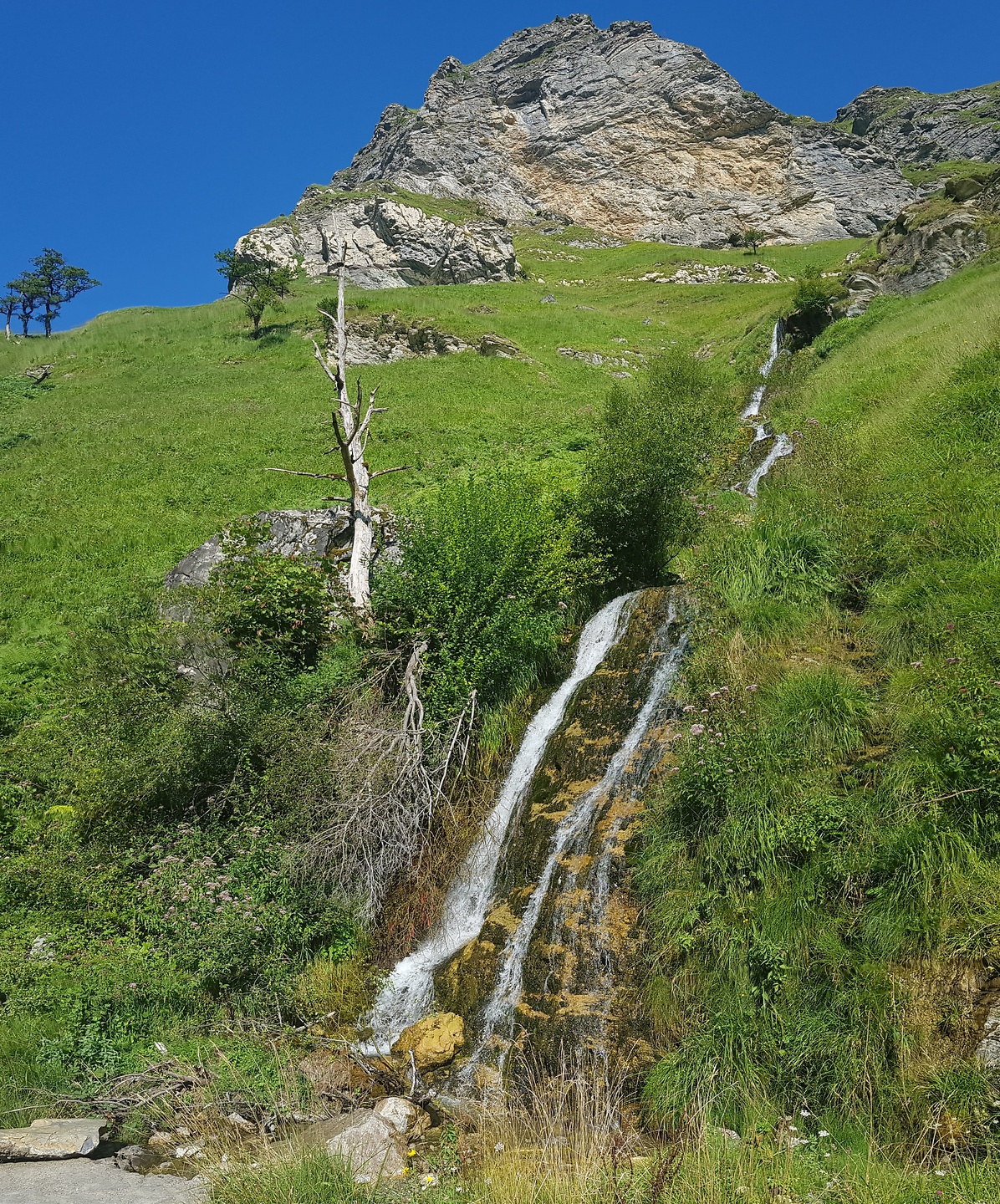 holtzarte-waterfall1.jpg