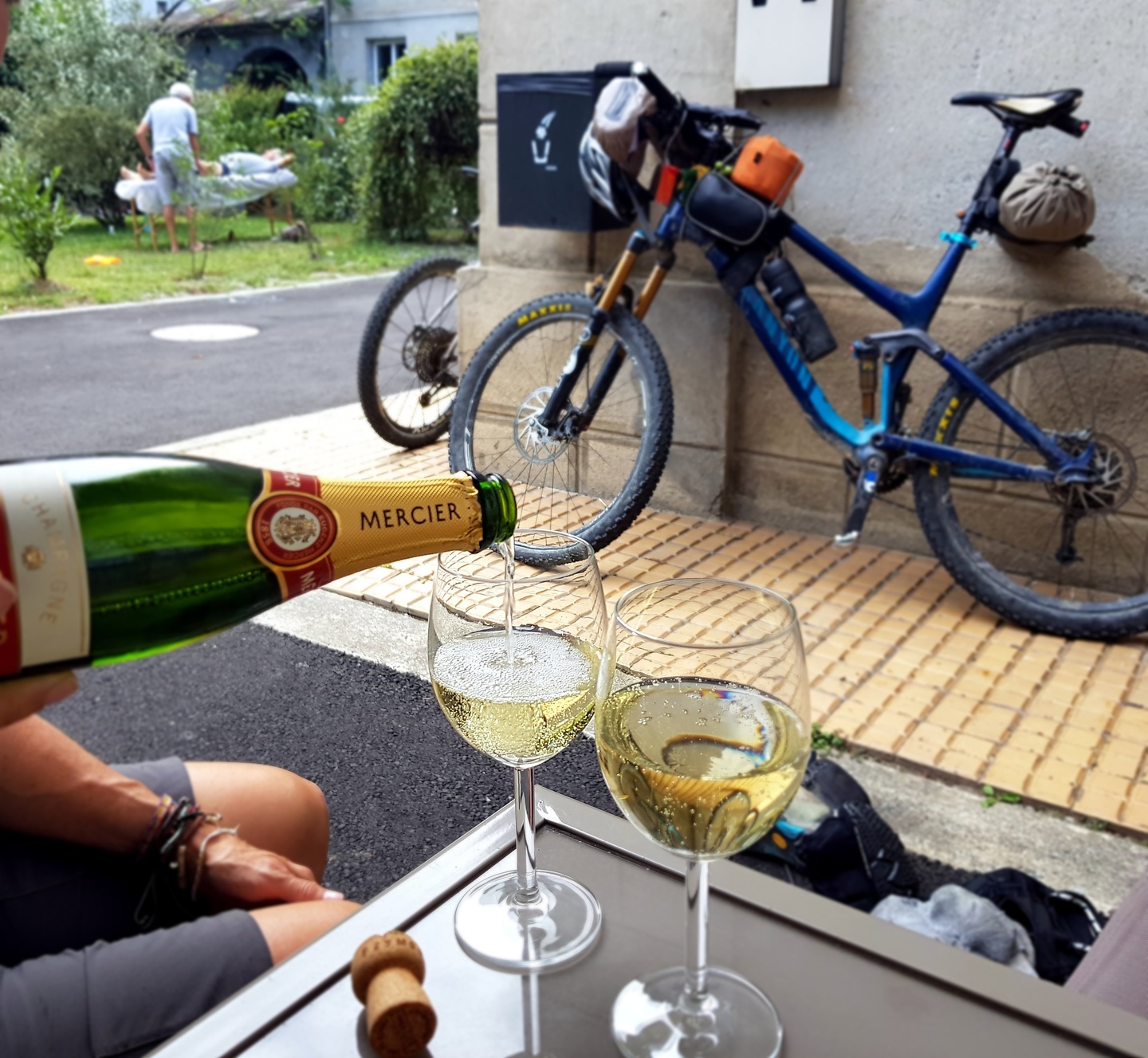 luchon-champaign1.jpg