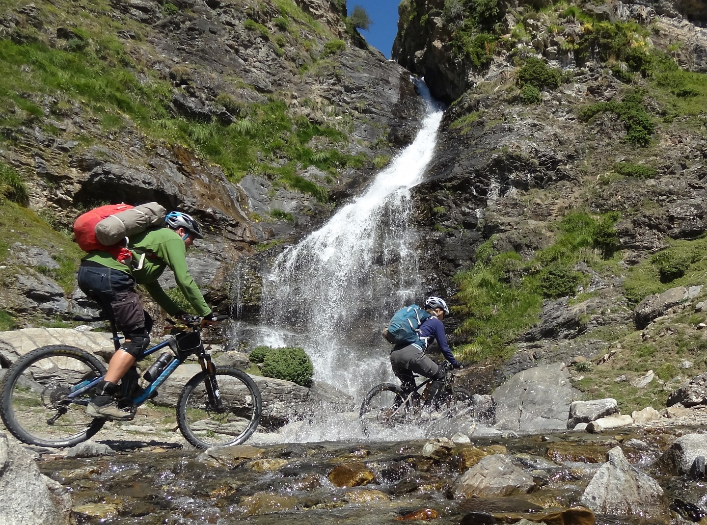 sahun-waterfall1.jpg