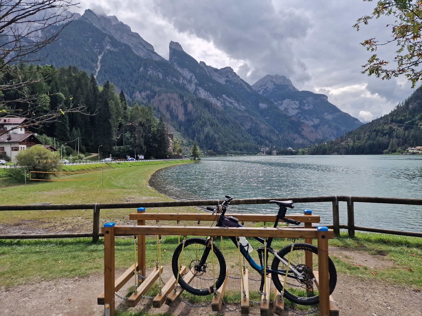 alleghe-lake.jpg
