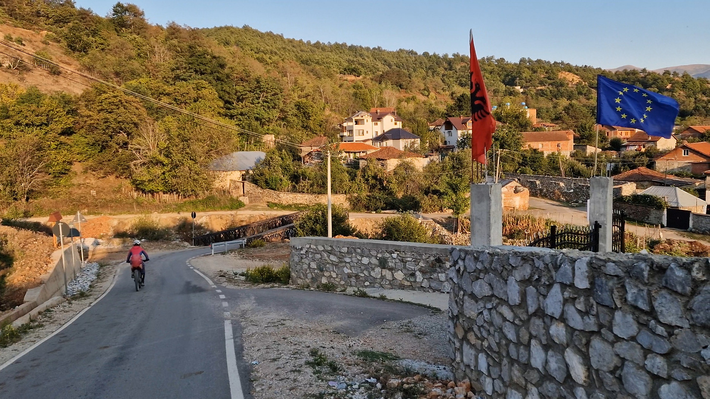 bajram-road1.jpg