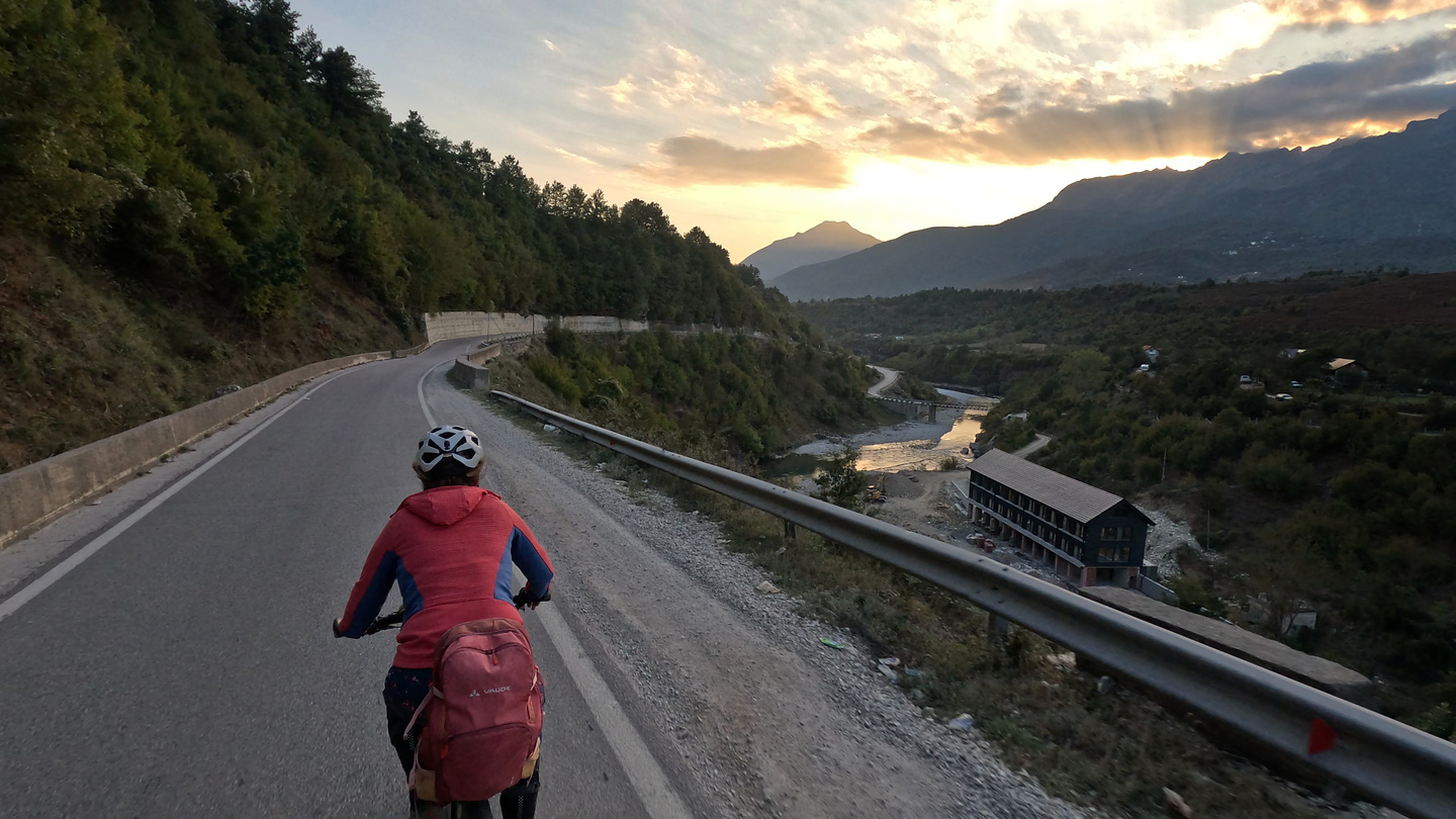 bajram-road2.jpg