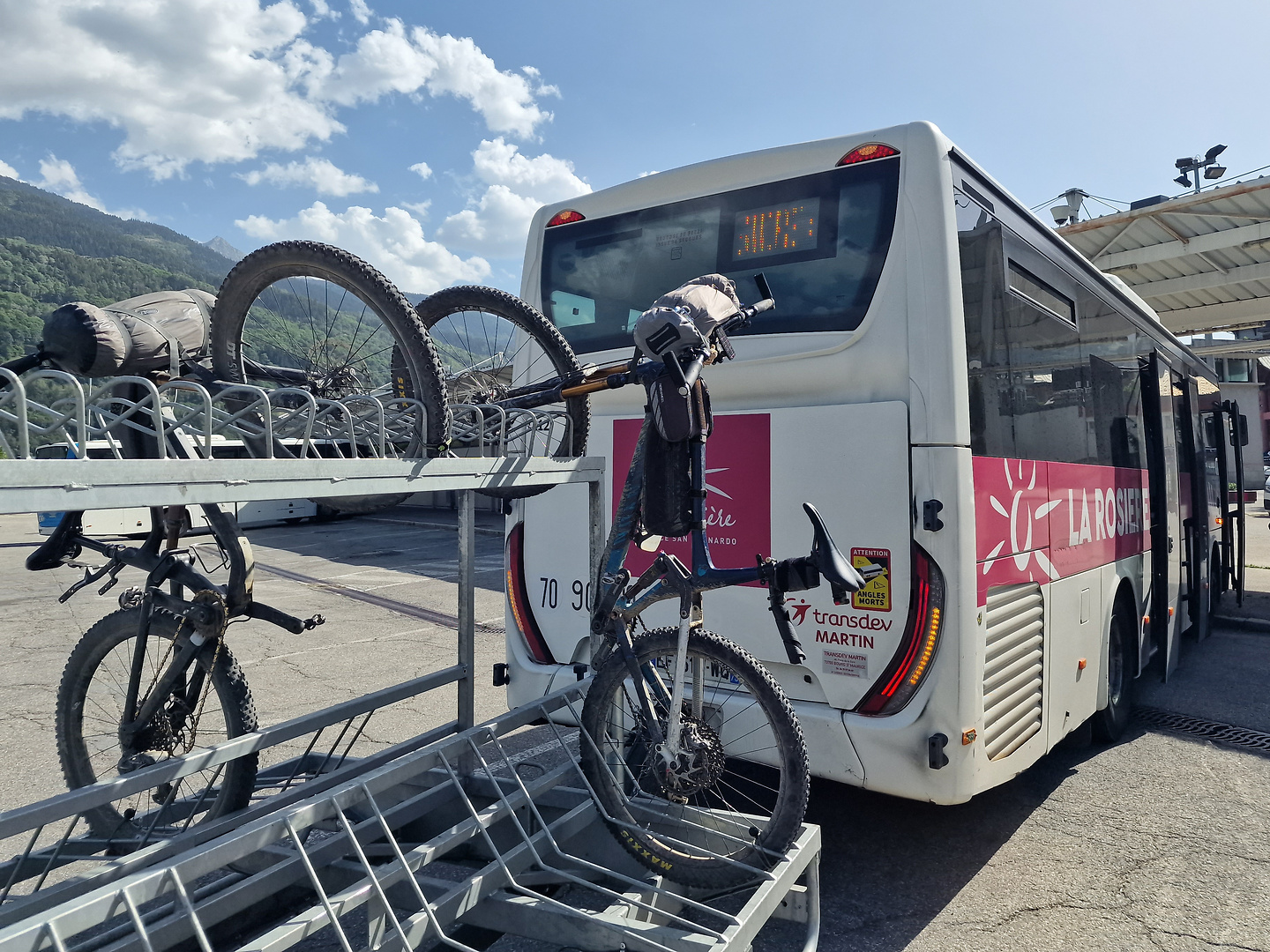 bourg-bus.jpg