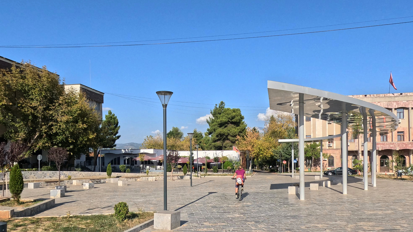 burrel-town1.jpg