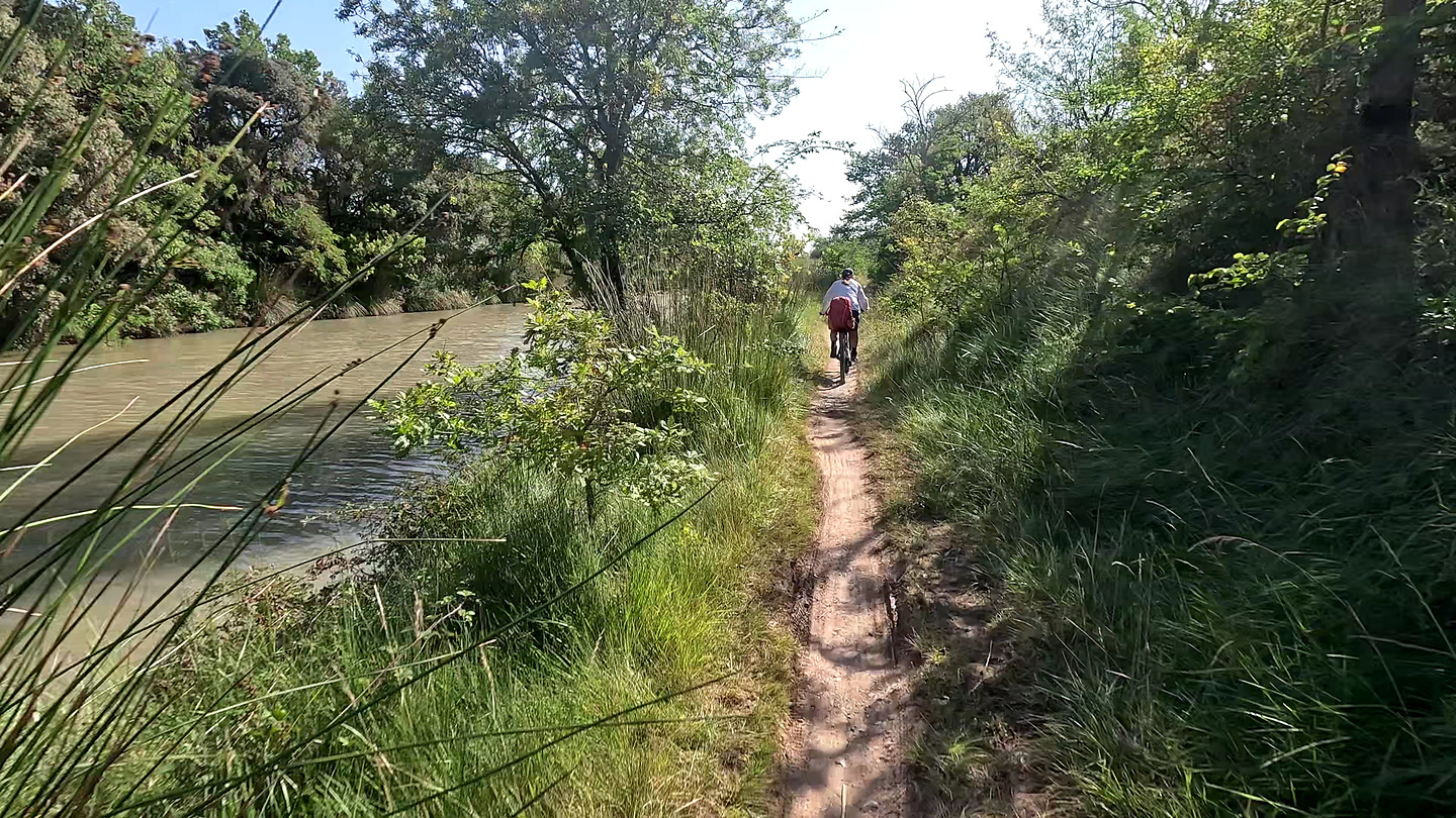 canalmidi-cyclepath8.jpg