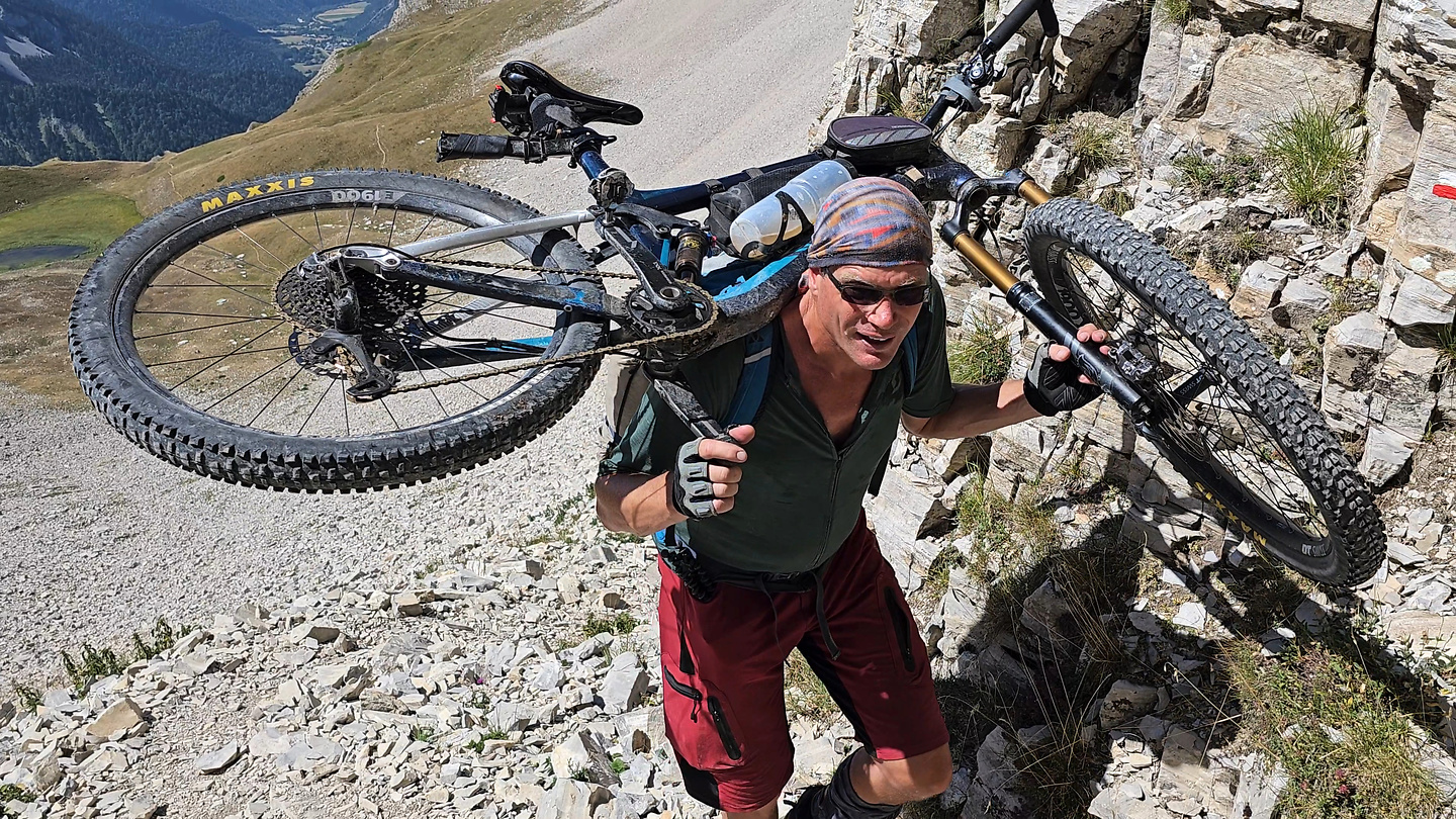 charnier-uphill14.jpg