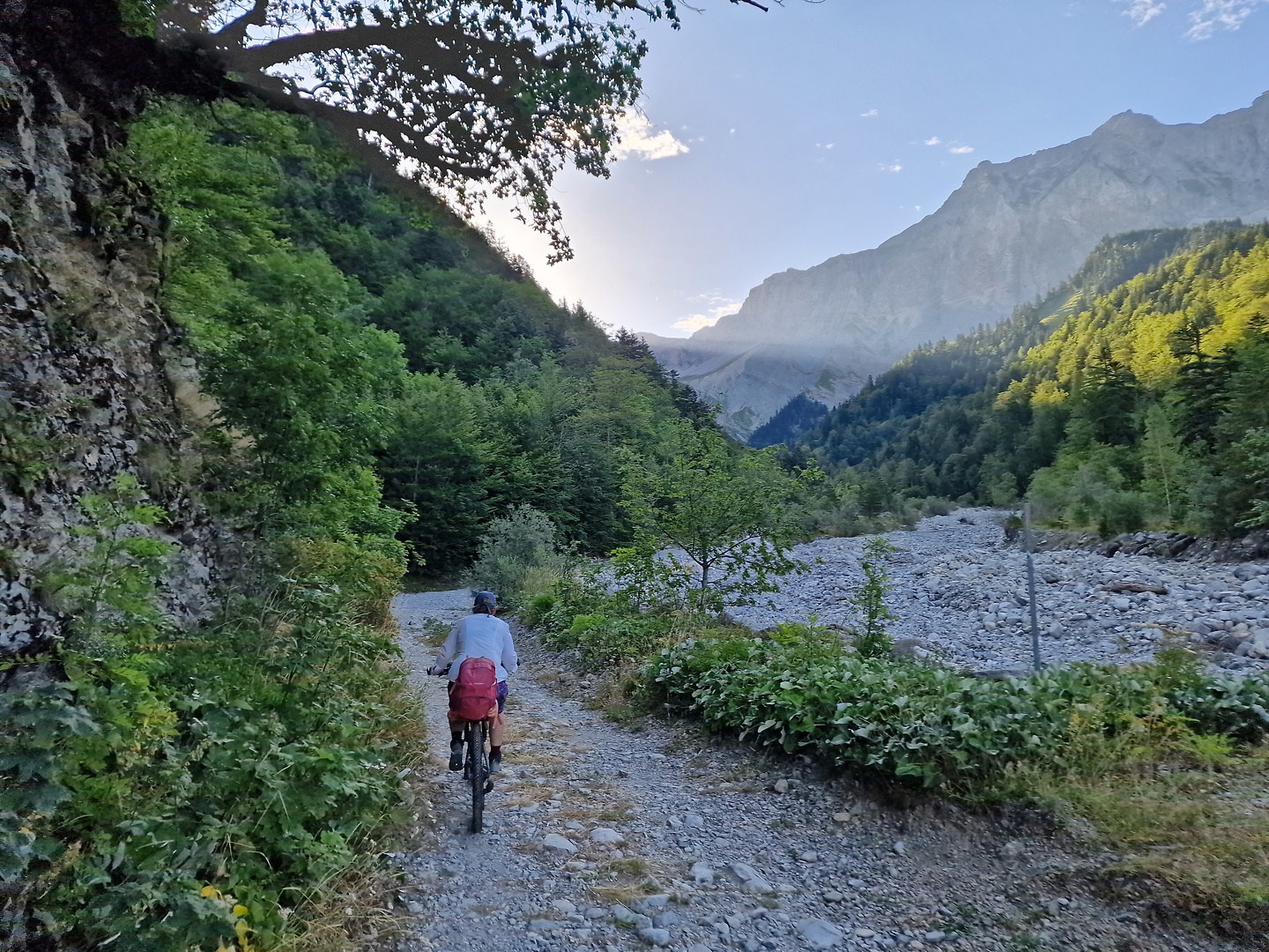 charnier-uphill4.jpg