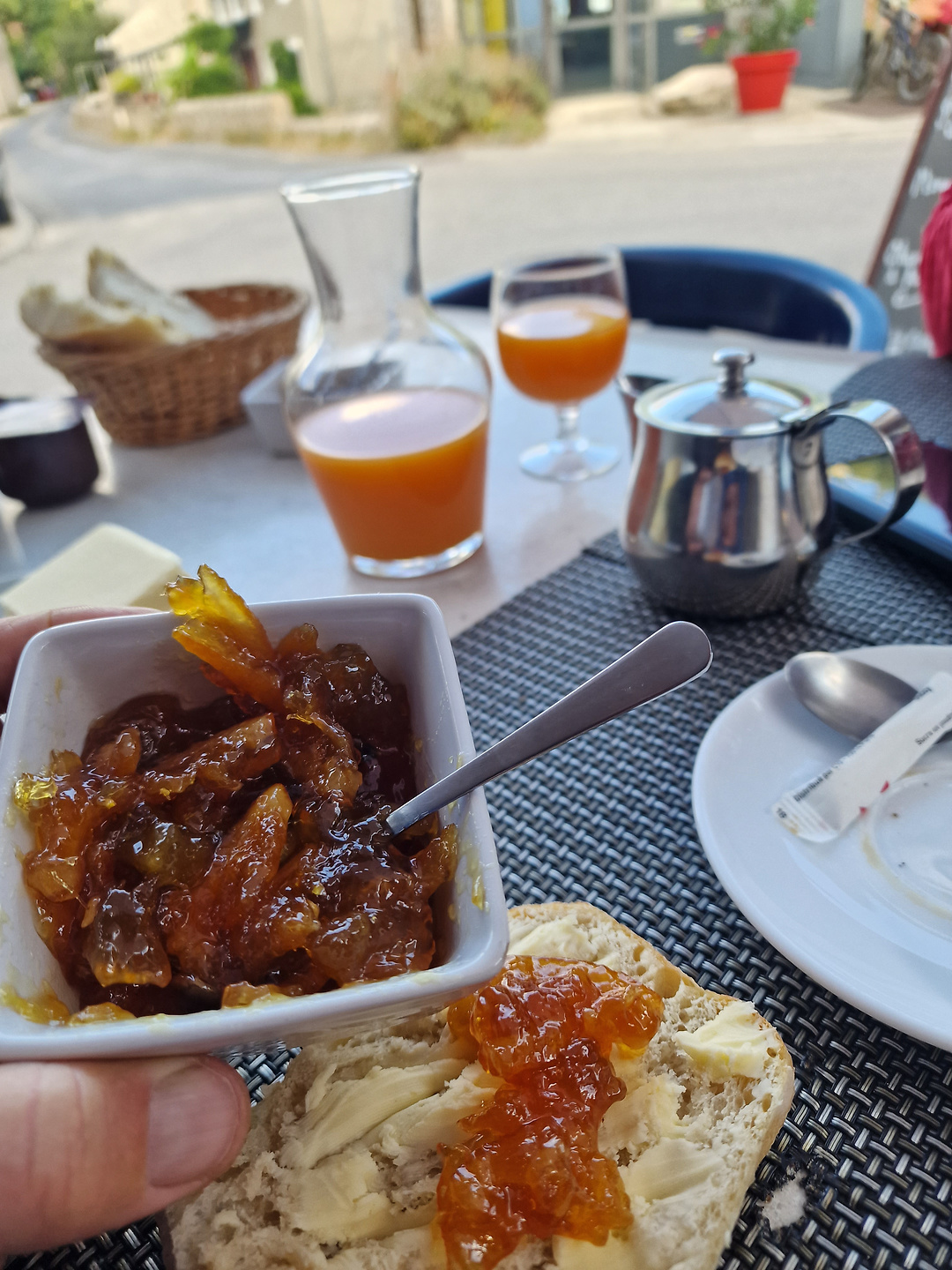 chassezac-breakfast.jpg