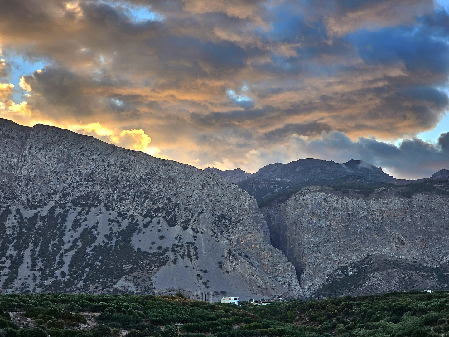 kavousi-uphill1.jpg