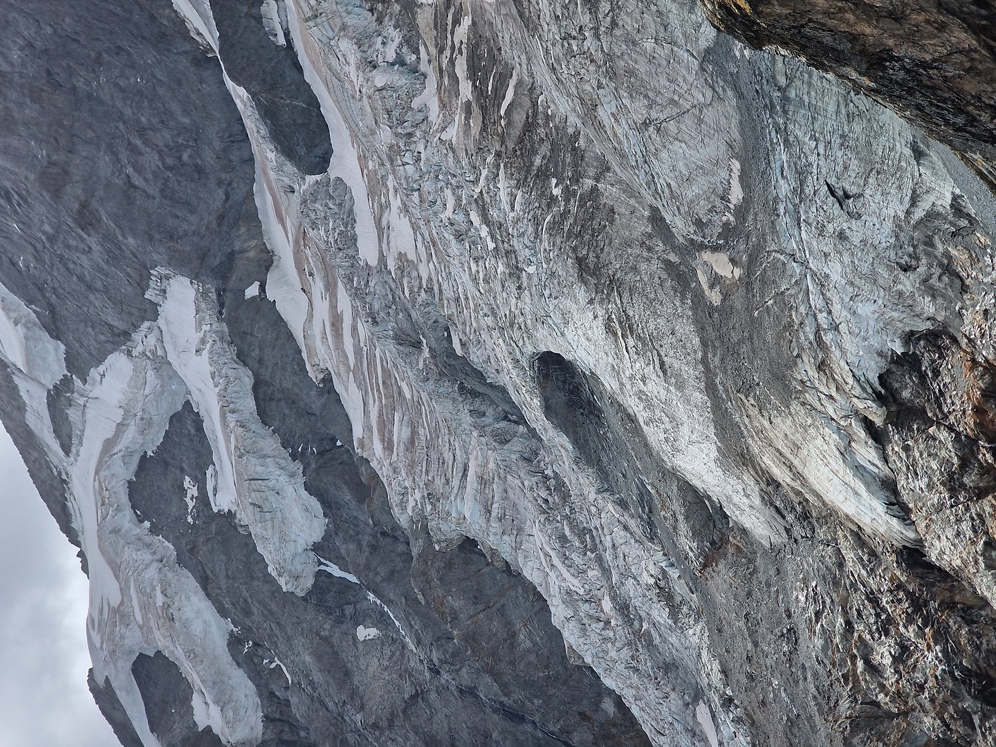 lagrave-trail17.jpg