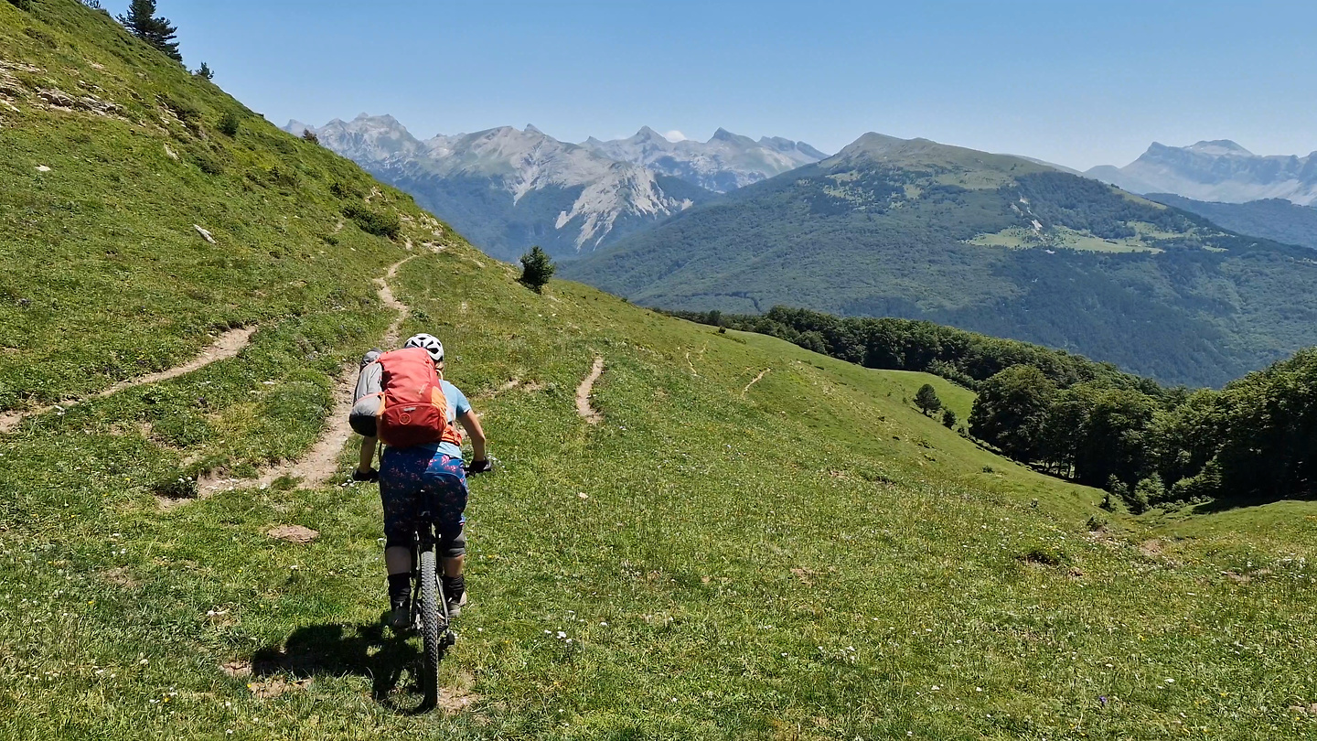 larrondoa-trail1.jpg