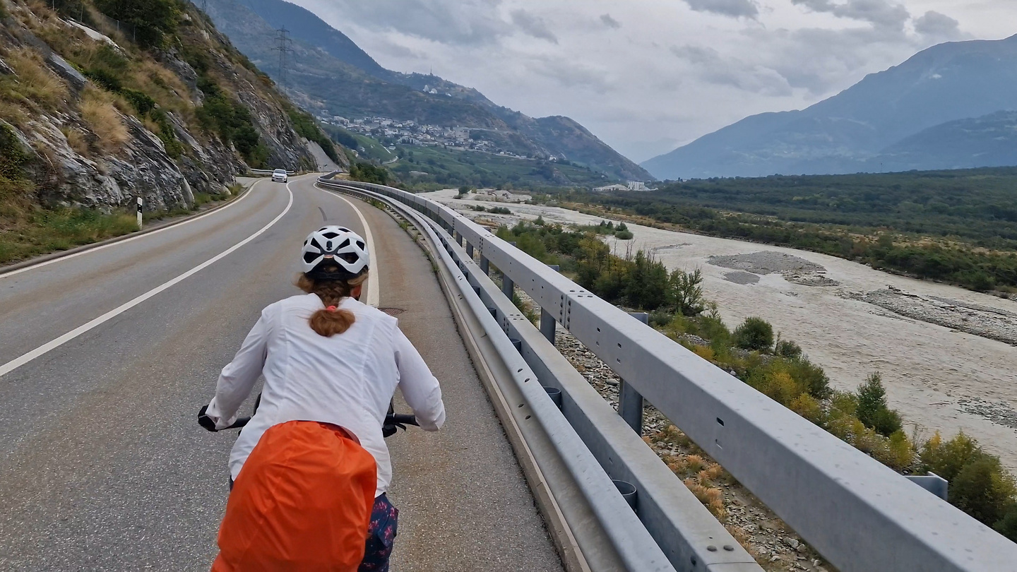 leuk-road1.jpg