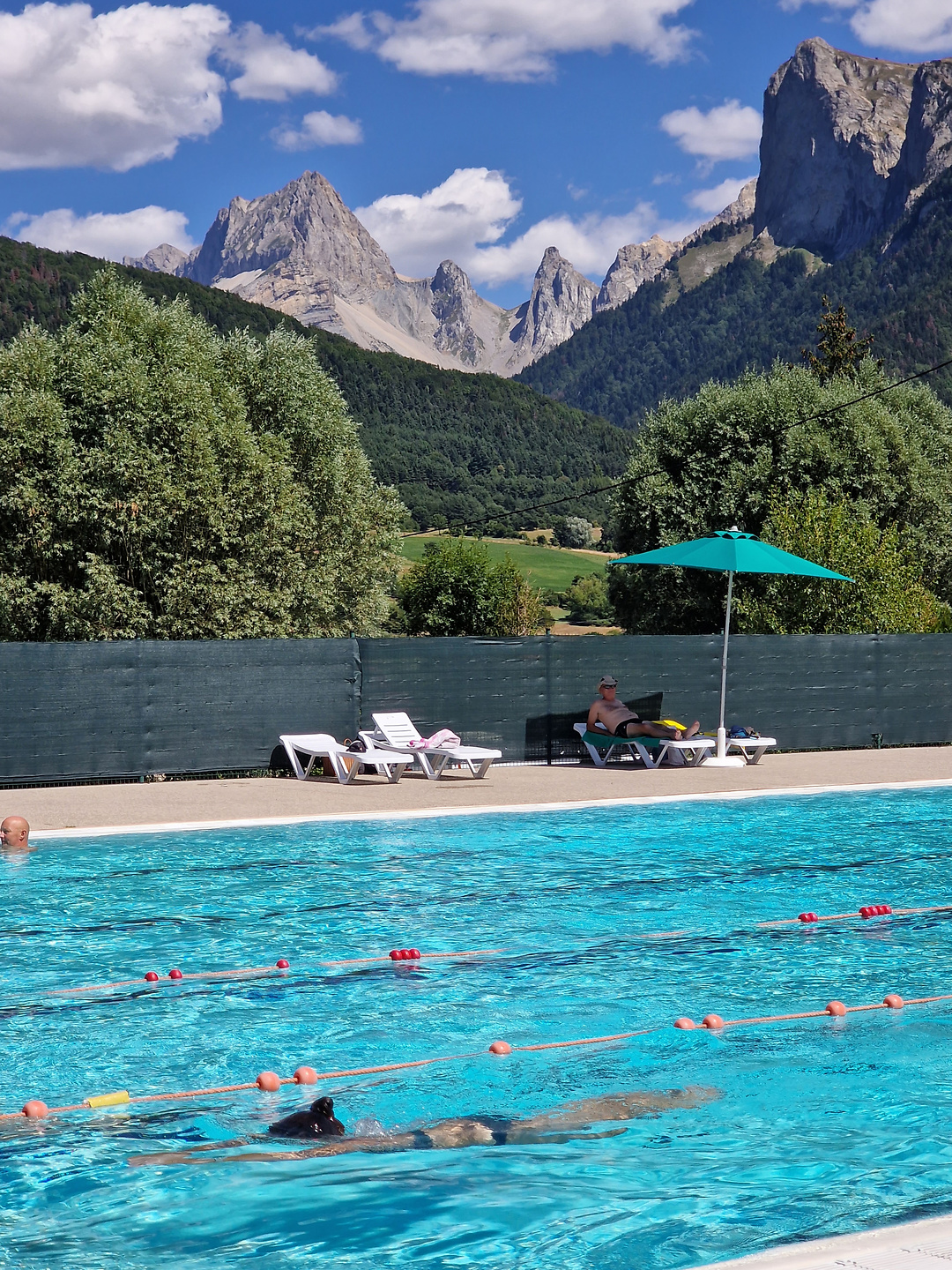 lus-pool4.jpg